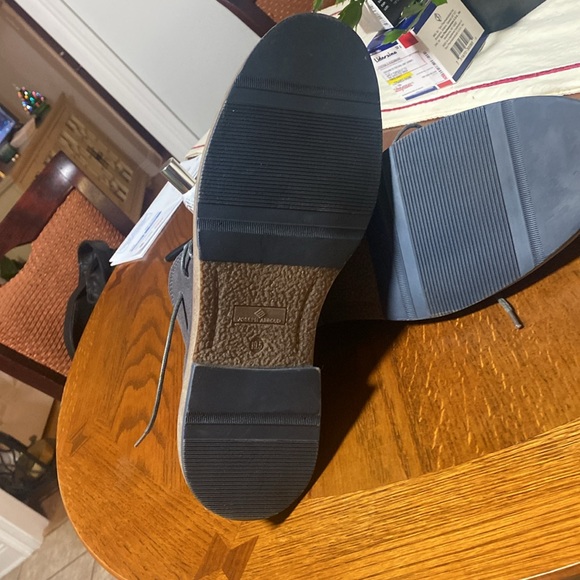 Mens Joseph Abboud boots Leather upper and lining. Worn 2x. In great condition. main image 5